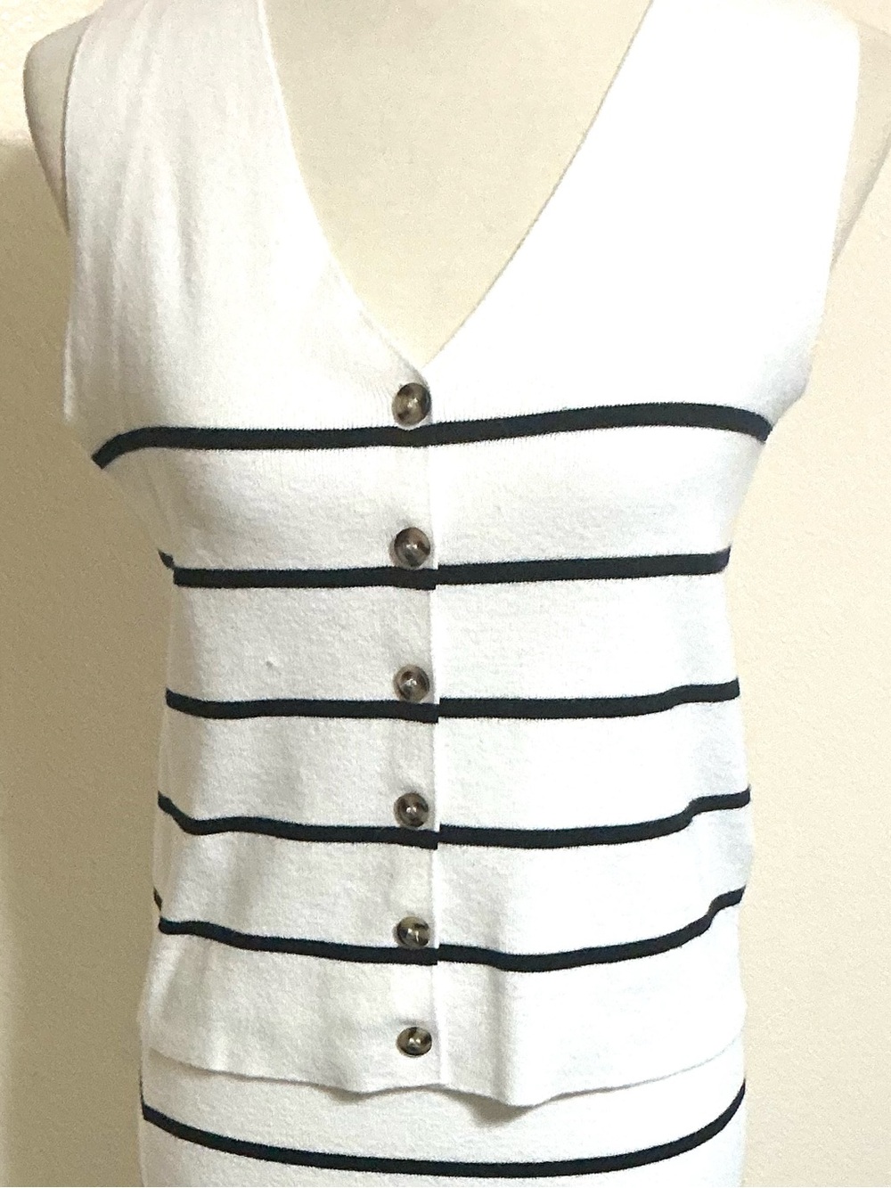 Joie 2 PC White, Black Knit Maxi Skirt, Vest Top M - Picture 3 of 8